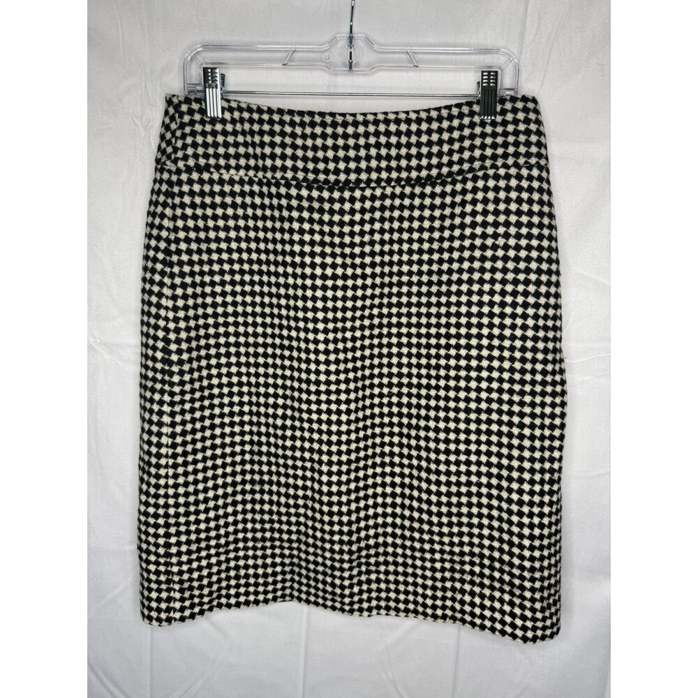 Talbots Size 8 Wool Tweed Plaid Black Cream Women Skirt Modern Stylish Cut